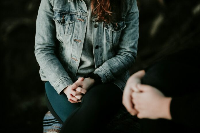 Photo by Priscilla Du Preez 🇨🇦 woman wearing gray jacket
